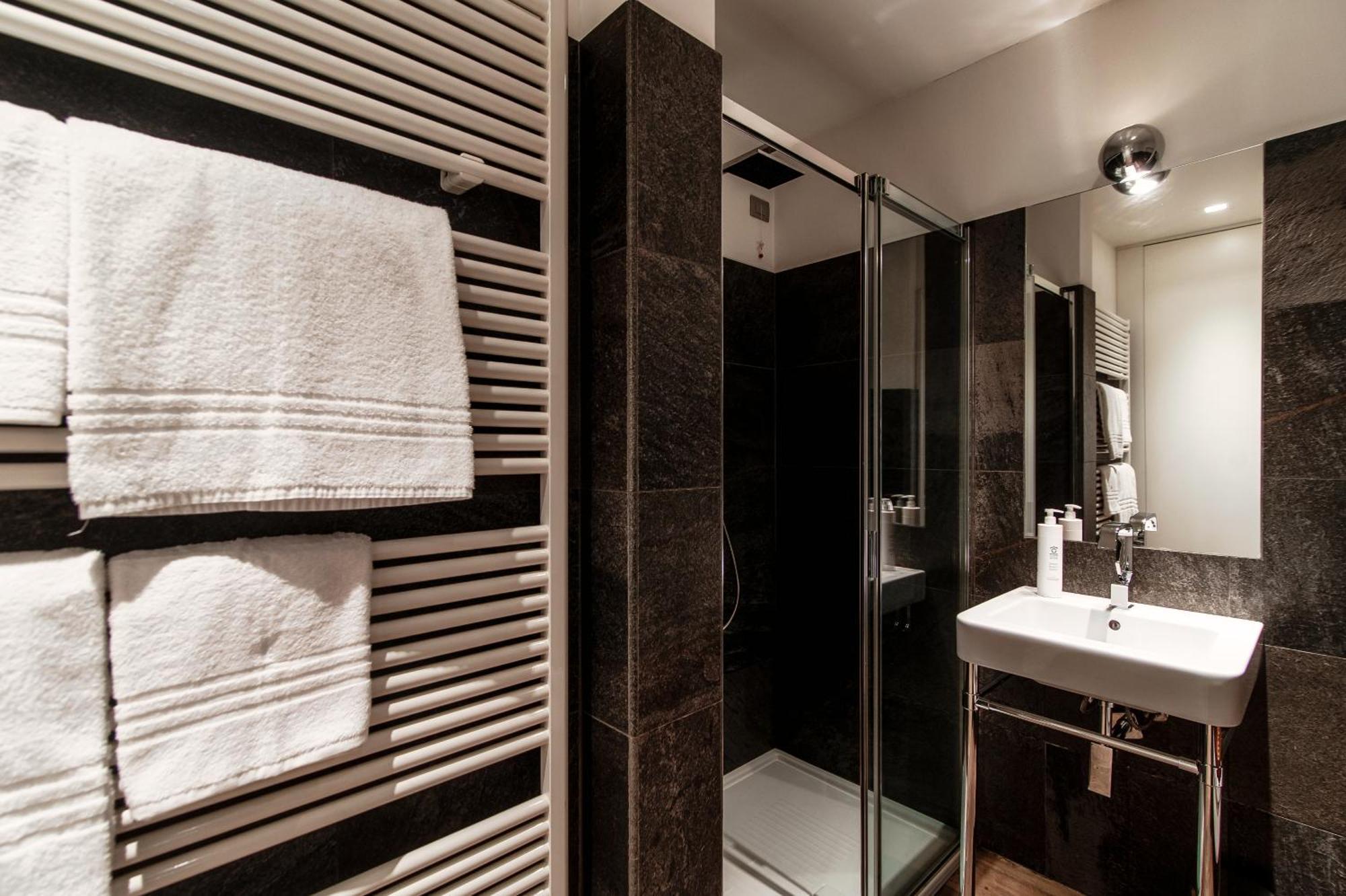 First & Urban Oasis - By Myhomeincomo * Como